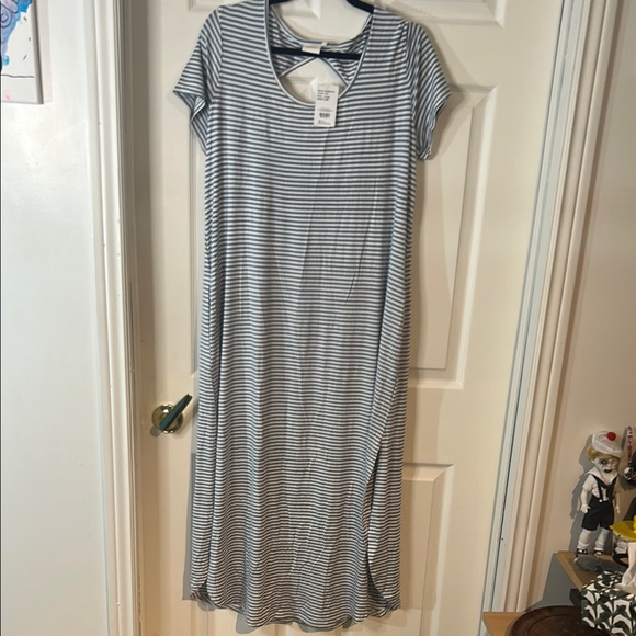 Suzanne Betro Dresses & Skirts - Striped Maxi Dress with Short Sleeves NWT size large